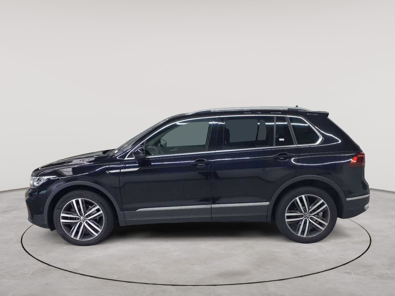 Volkswagen Tiguan 2.0 TDI SCR 4MOTION DSG Elegance 6