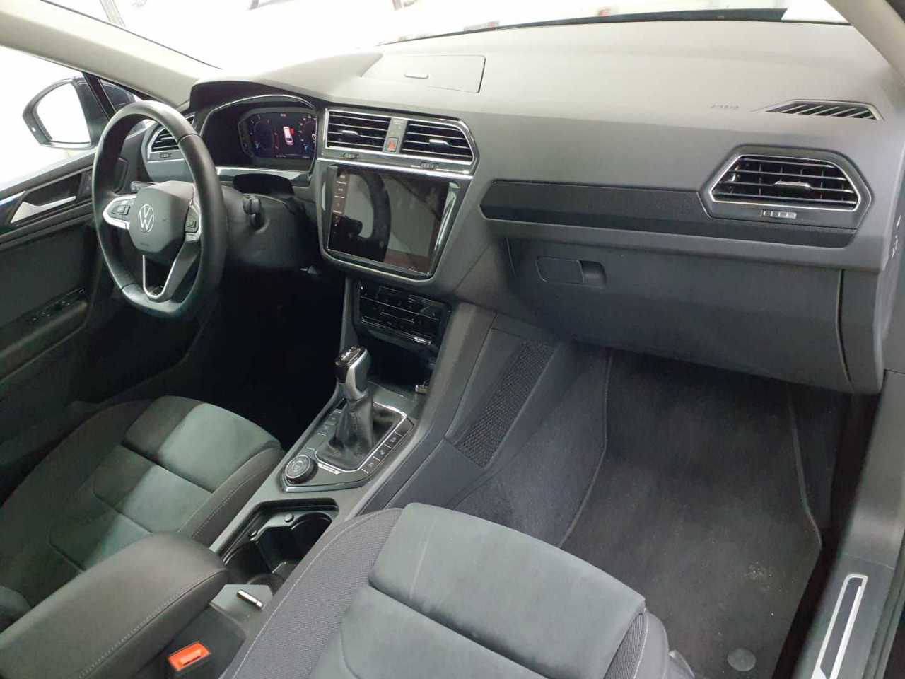 Volkswagen Tiguan 2.0 TDI SCR 4MOTION DSG Elegance 9