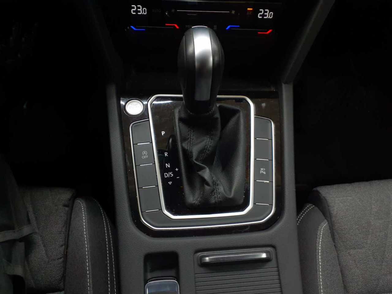 Volkswagen Passat Variant 2.0 TDI SCR DSG Business 16