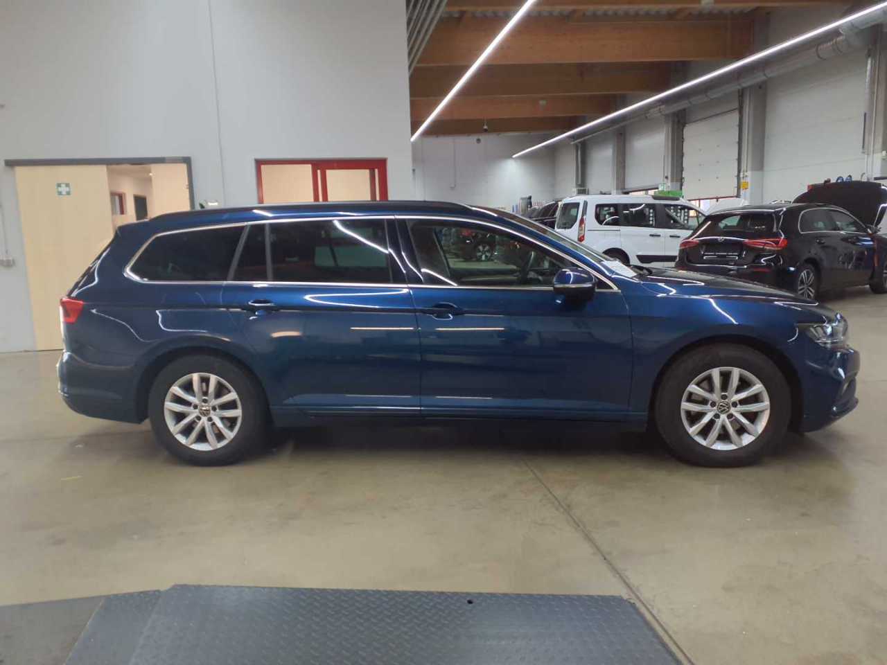 Volkswagen Passat Variant 2.0 TDI SCR DSG Business 4