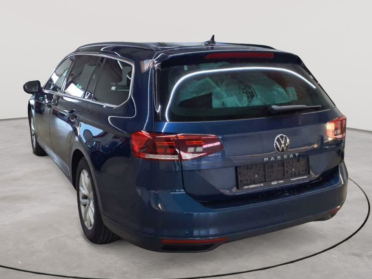 Volkswagen Passat Variant 2.0 TDI SCR DSG Business 2