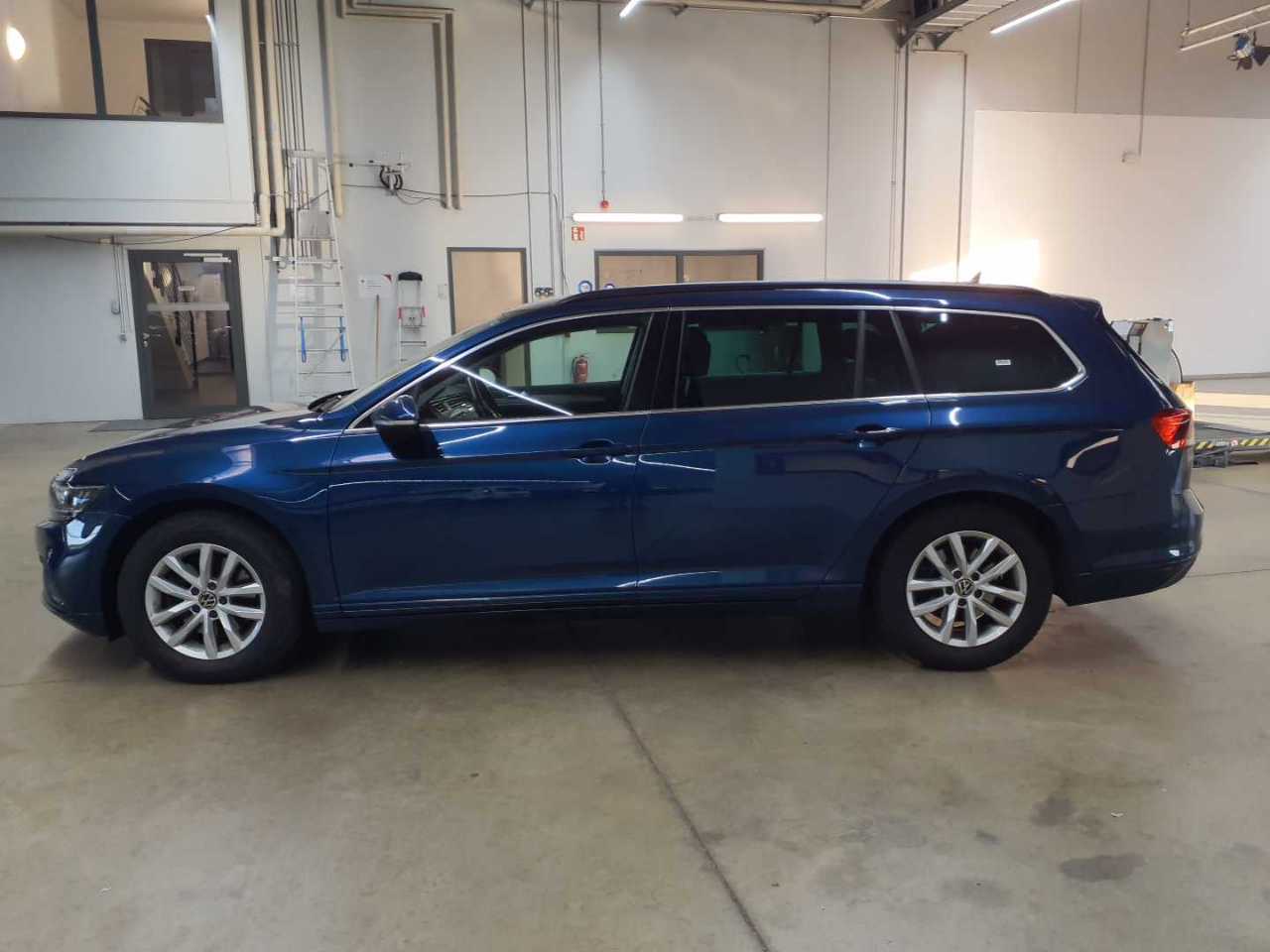Volkswagen Passat Variant 2.0 TDI SCR DSG Business 6