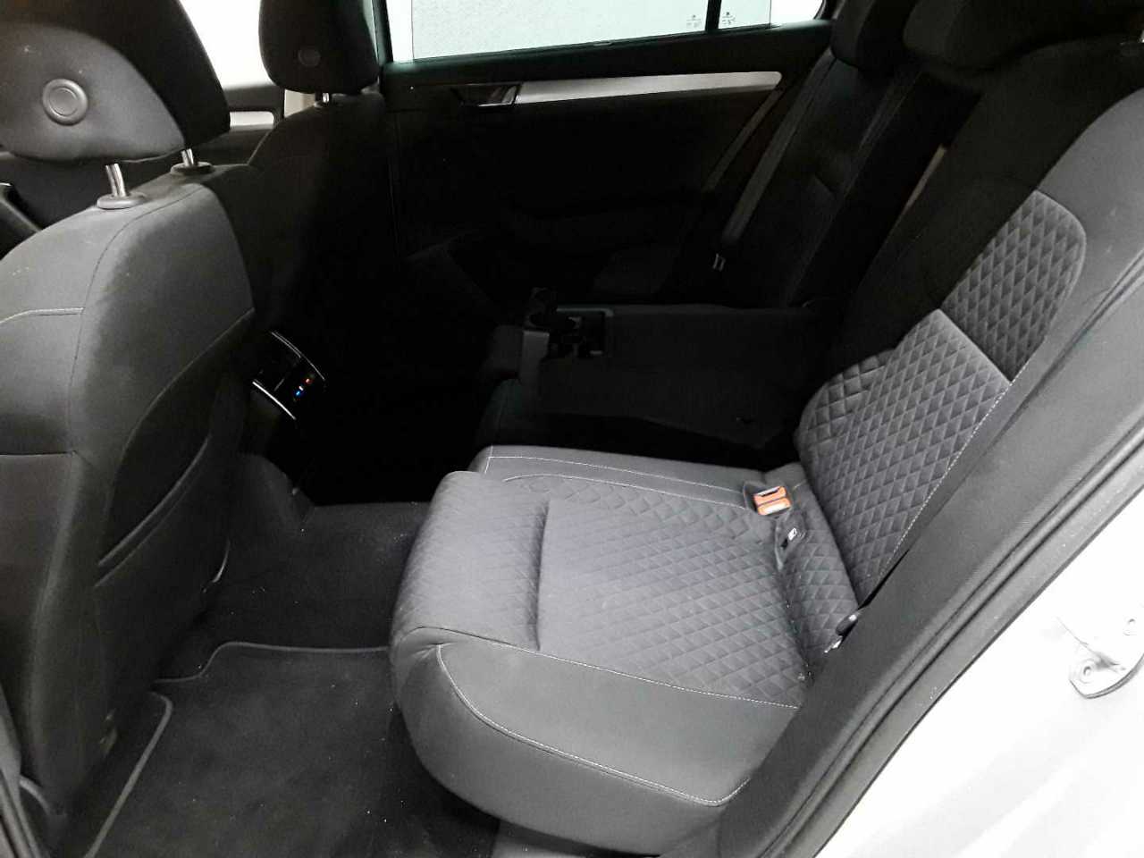 Skoda Superb Combi 2.0 TDI 4x4 DSG Ambition 13