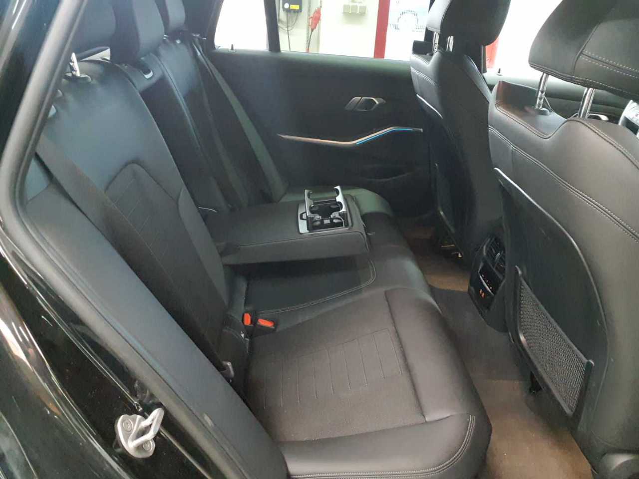 BMW 330d Touring xDrive Aut. 13