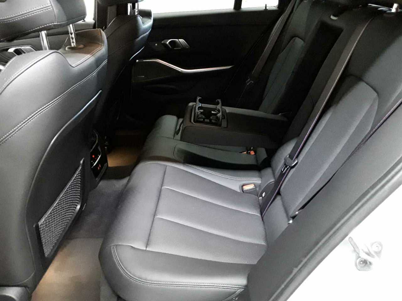 BMW 330d Touring xDrive Aut. 13