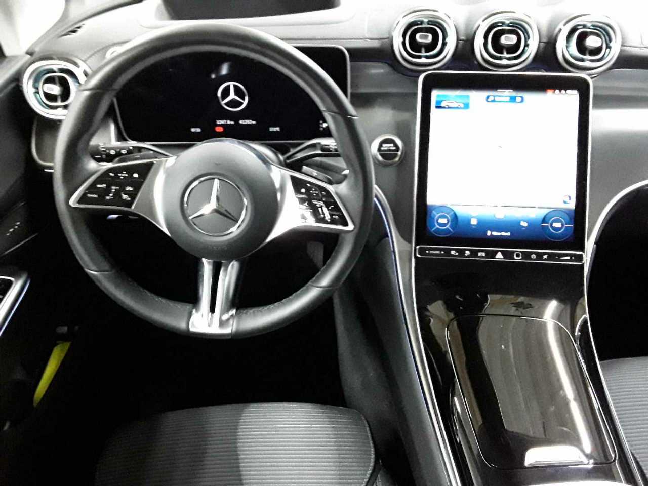 Mercedes-Benz GLC 300 e 4Matic 9G-TRONIC Avantgarde Advanced 10