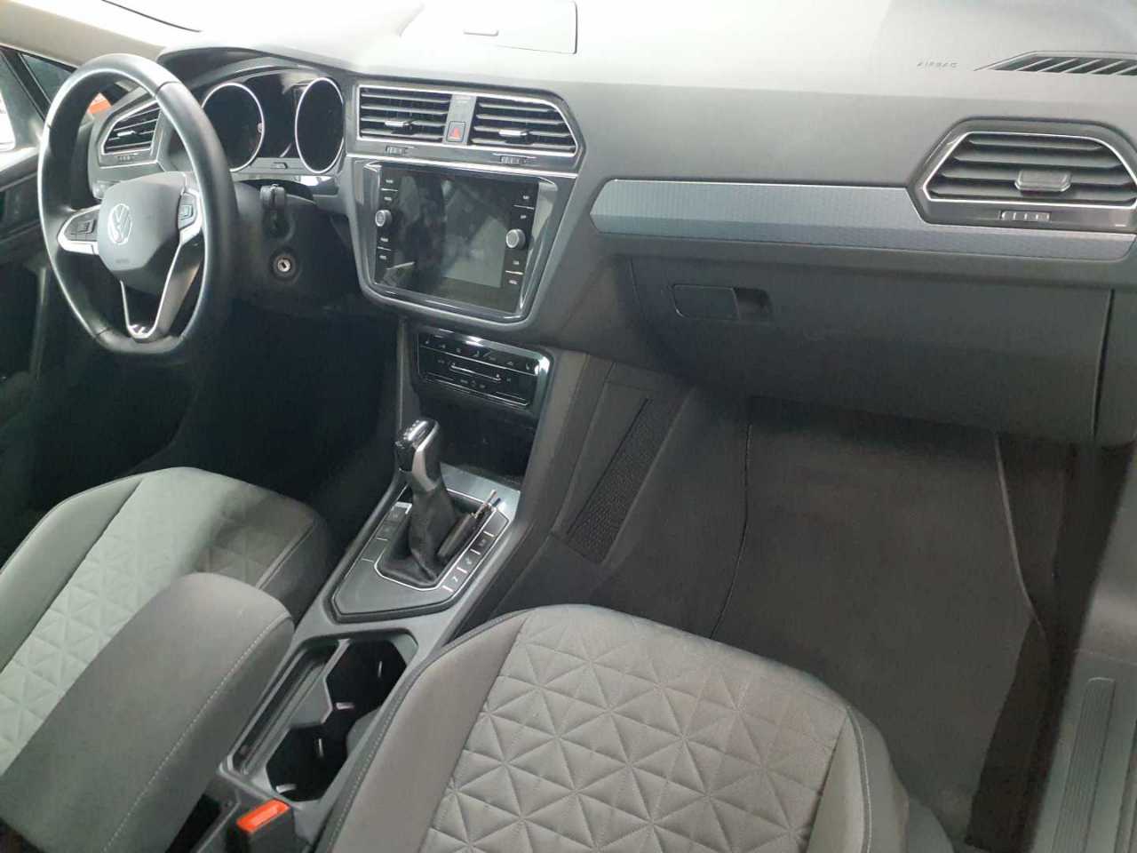 Volkswagen Tiguan 2.0 TDI SCR DSG Life 9