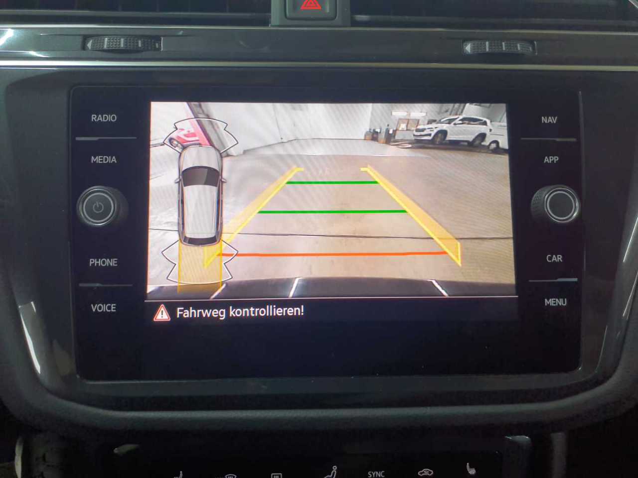 Volkswagen Tiguan 2.0 TDI SCR DSG Life 16