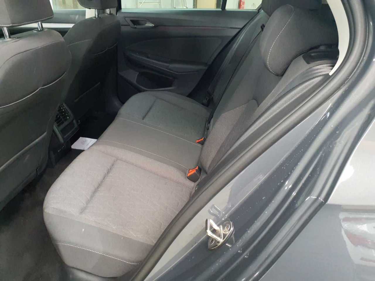 Volkswagen Golf 1.5 eTSI OPF DSG Life 14
