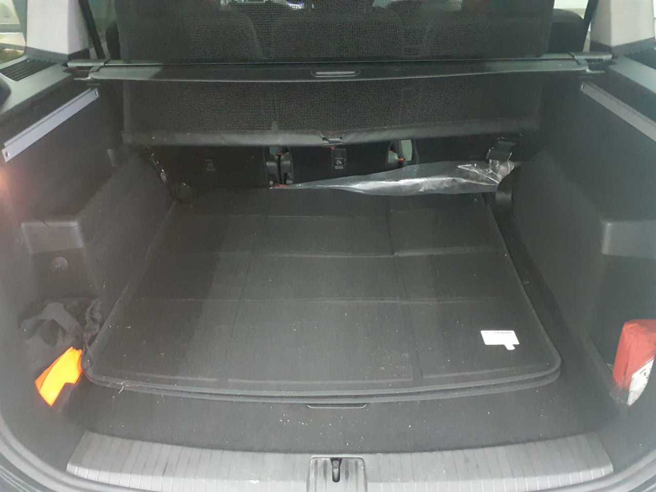 Volkswagen Touran 2.0 TDI SCR DSG ACTIVE 15