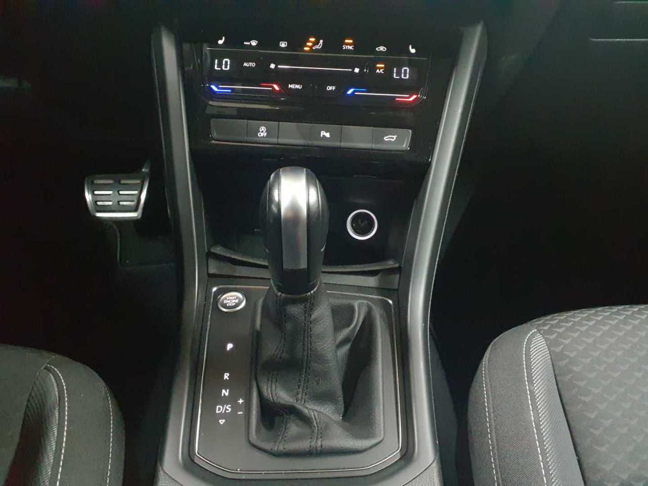 Volkswagen Touran 2.0 TDI SCR DSG ACTIVE 10