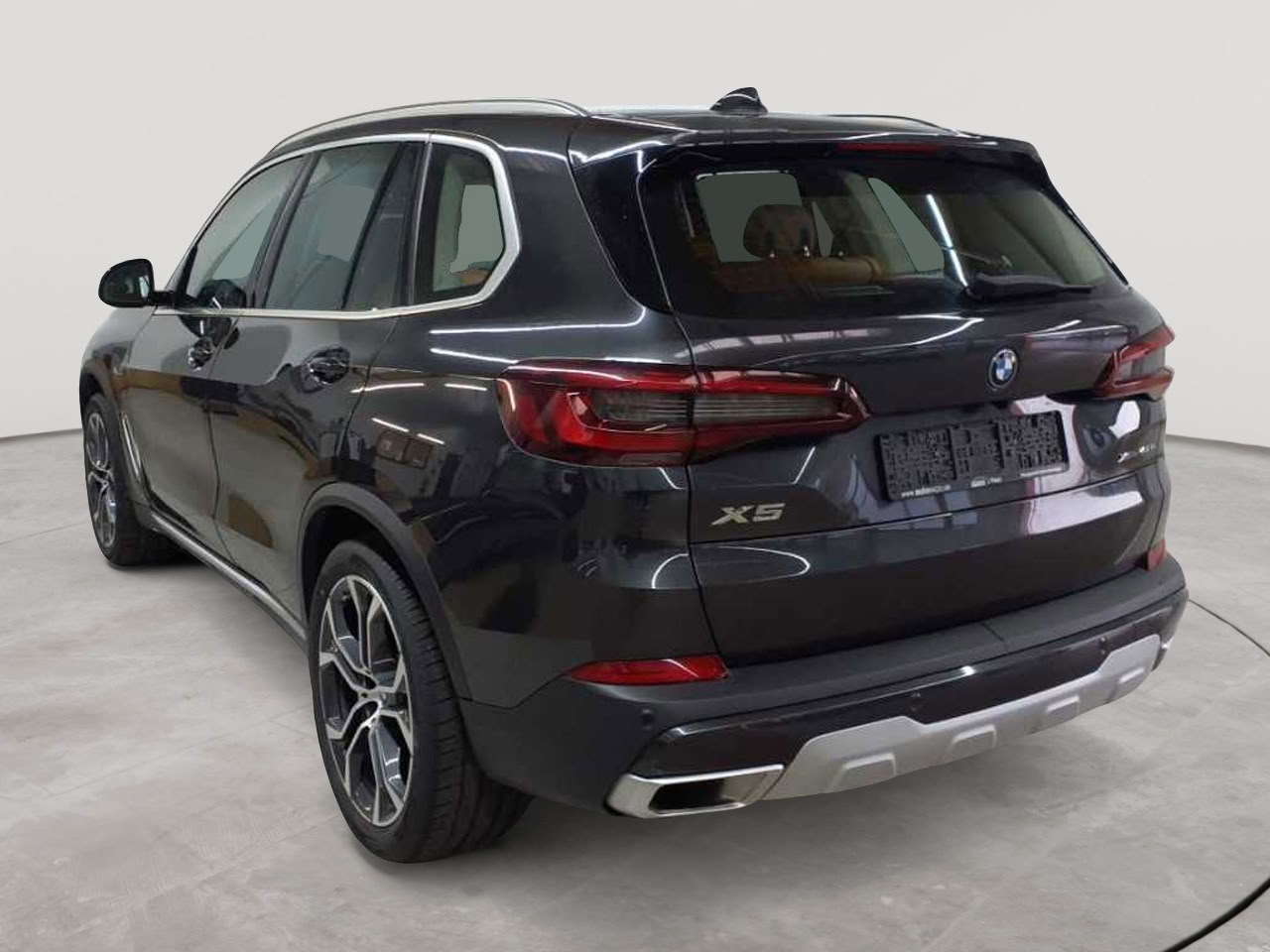BMW X5 xDrive45e xLine 5