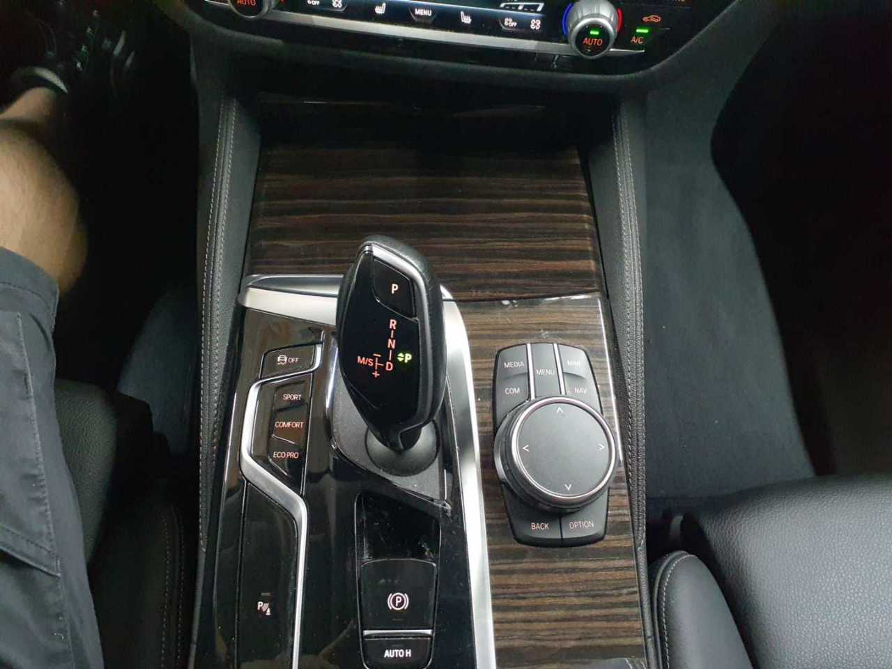 BMW 540i xDrive Touring Aut. Luxury Line 10