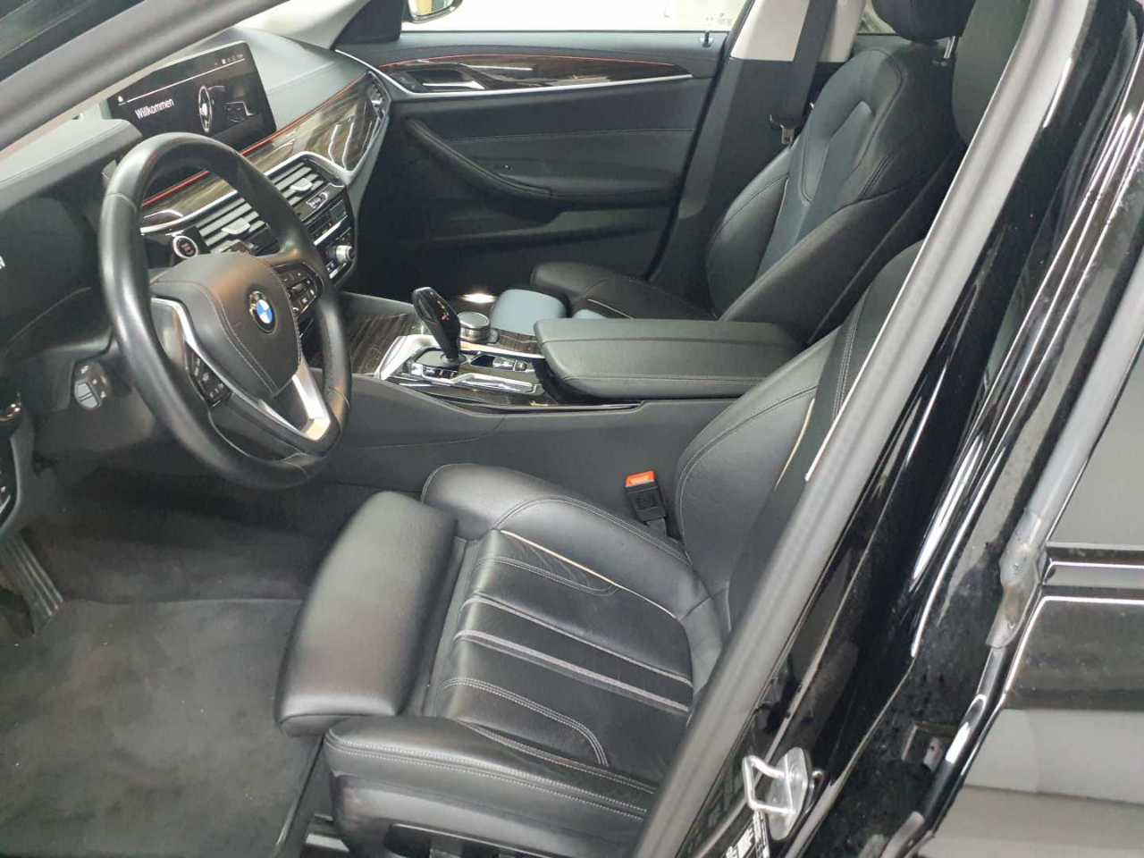 BMW 540i xDrive Touring Aut. Luxury Line 7