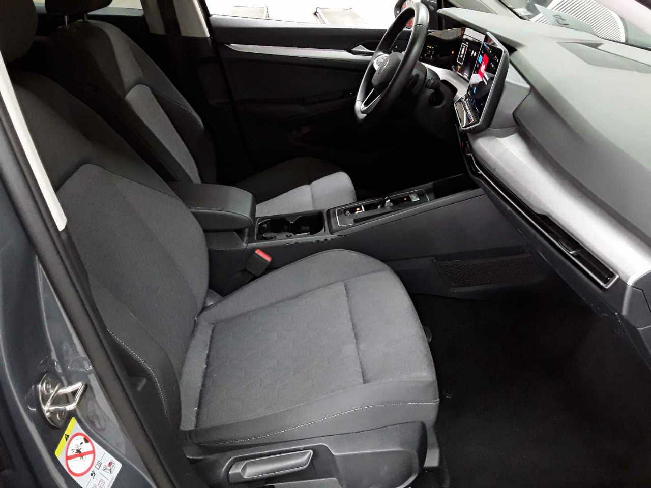 Volkswagen Golf 1.5 eTSI OPF DSG Life 8