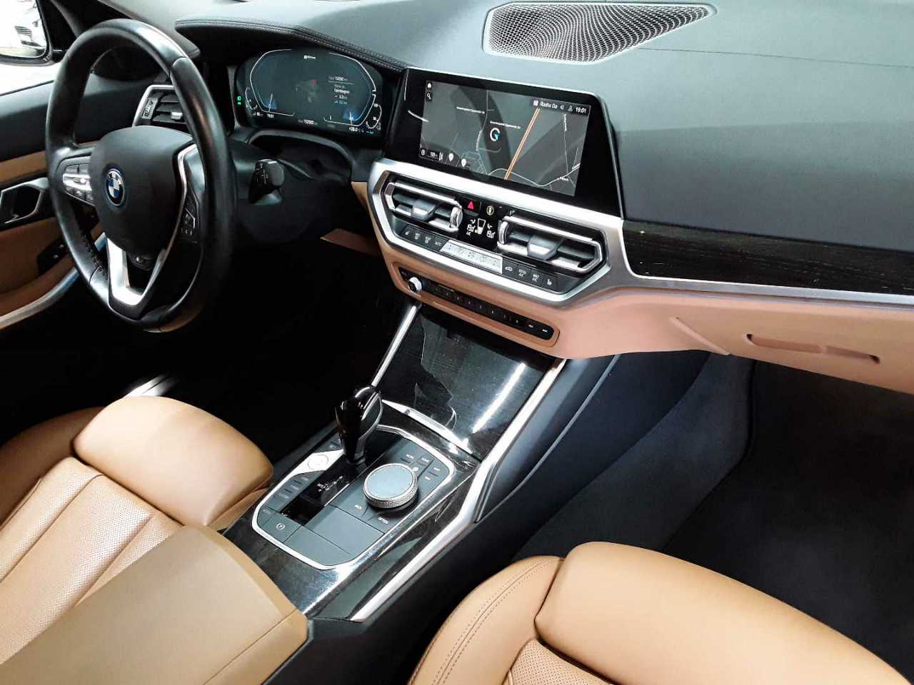 BMW 330e Touring Aut. Luxury Line 9