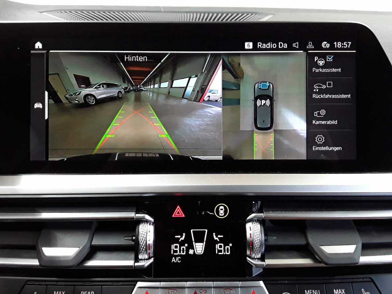 BMW 330e Touring Aut. Luxury Line 16