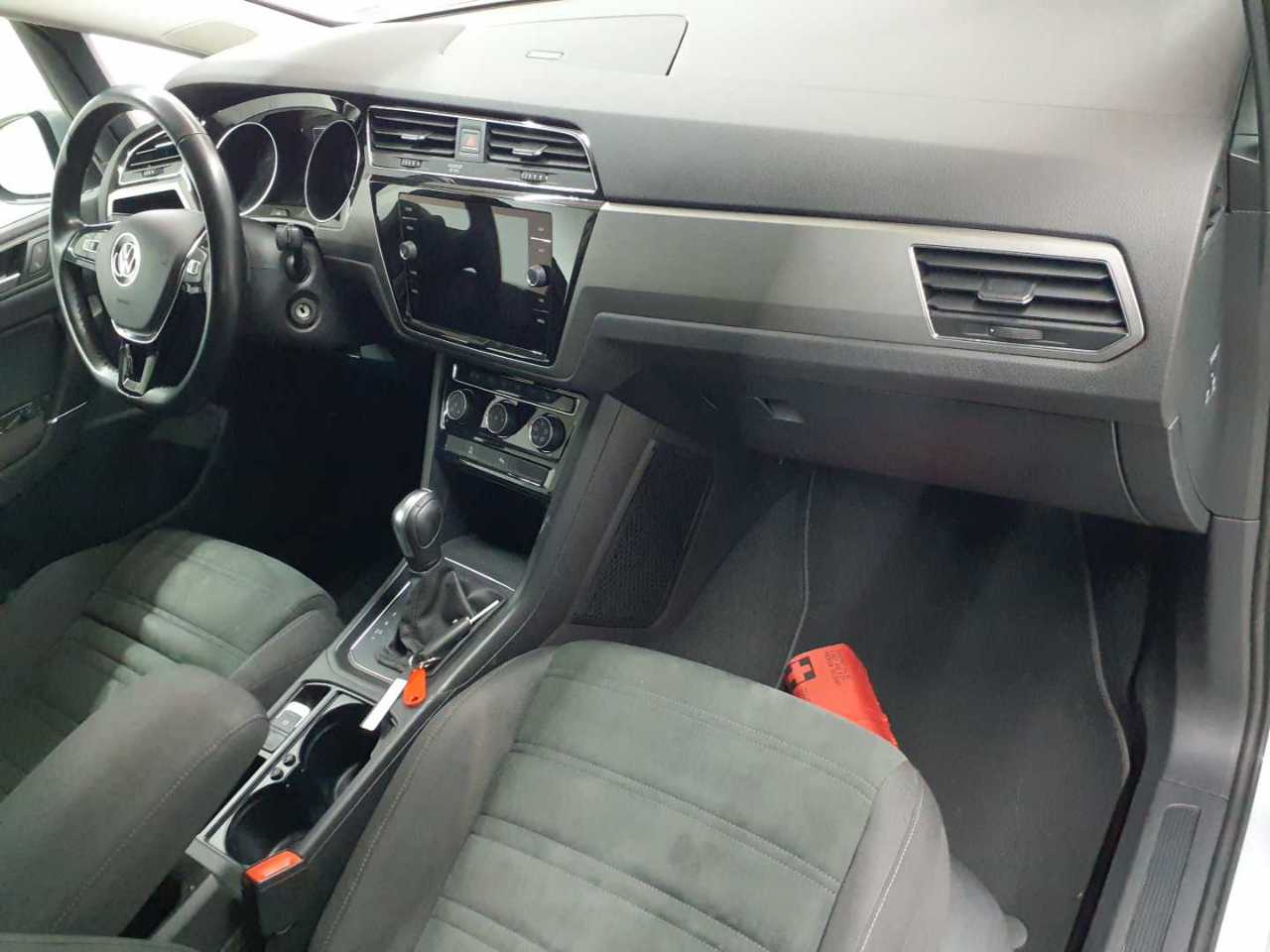Volkswagen Touran 2.0 TDI SCR DSG Comfortline 9