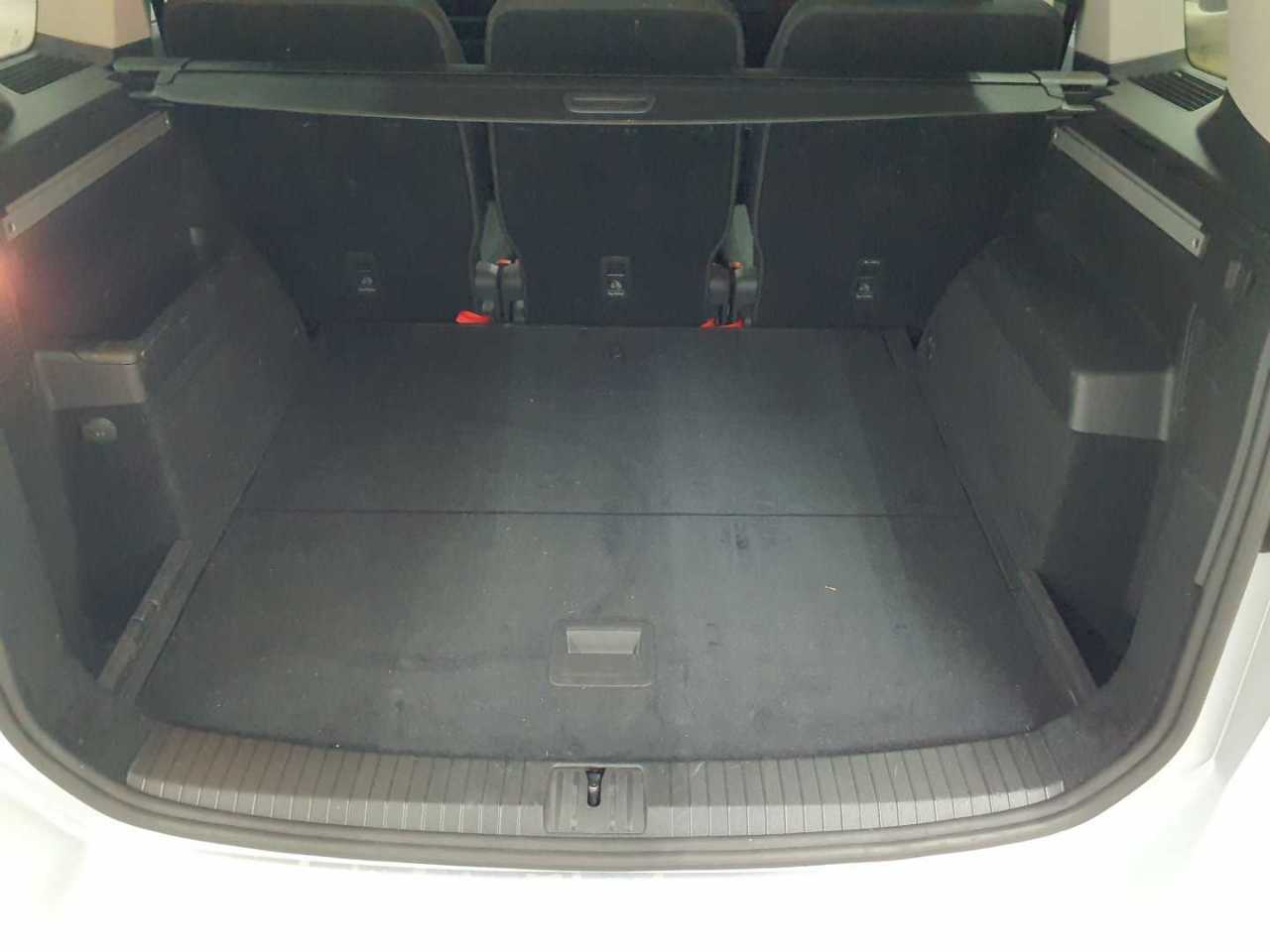 Volkswagen Touran 2.0 TDI SCR DSG Comfortline 15