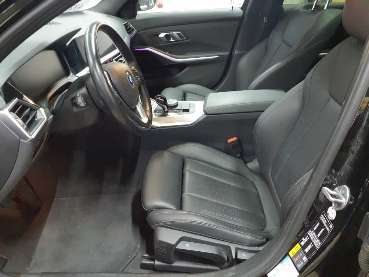 BMW 330e Touring xDrive Aut. Sport Line 7