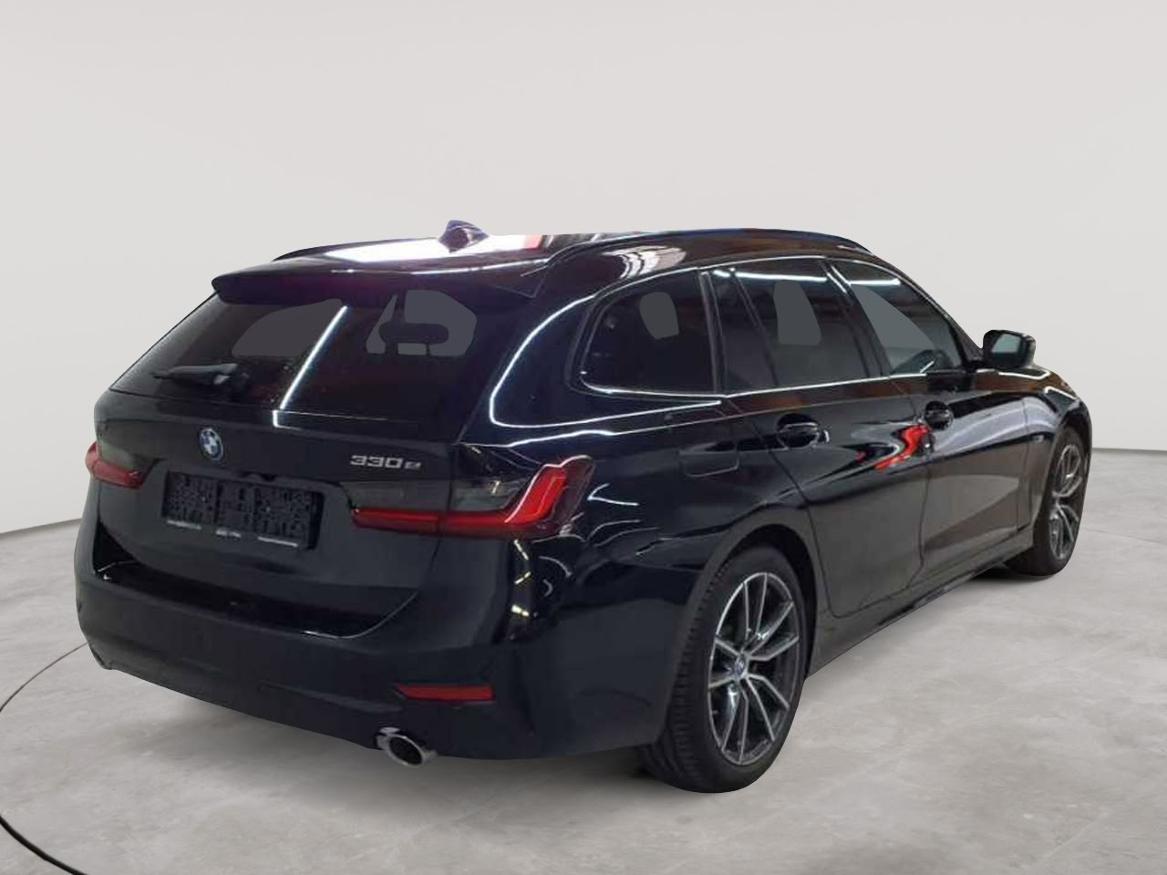 BMW 330e Touring xDrive Aut. Sport Line 4