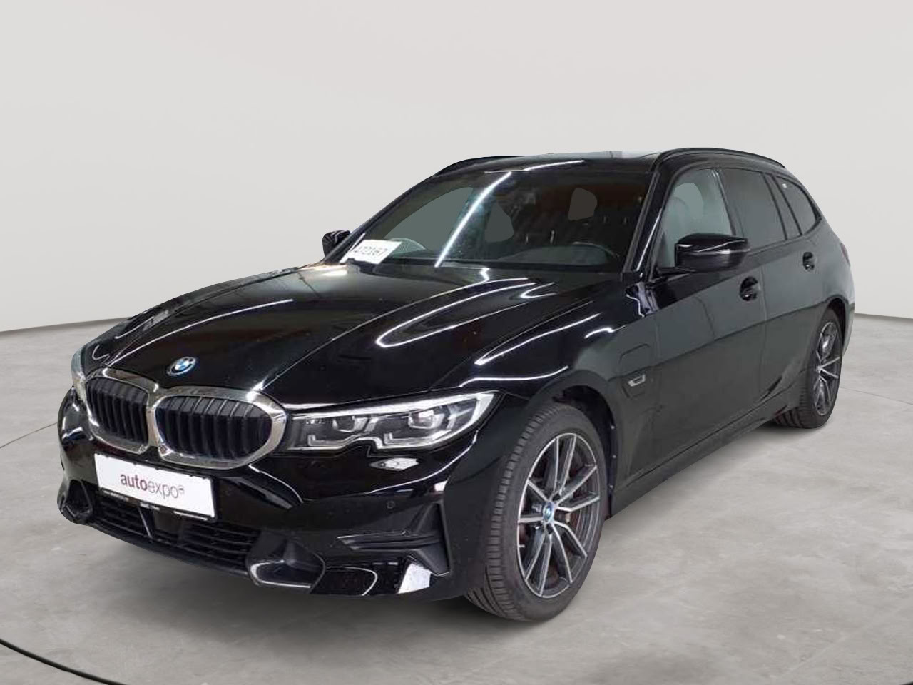 BMW 330e Touring xDrive Aut. Sport Line 2