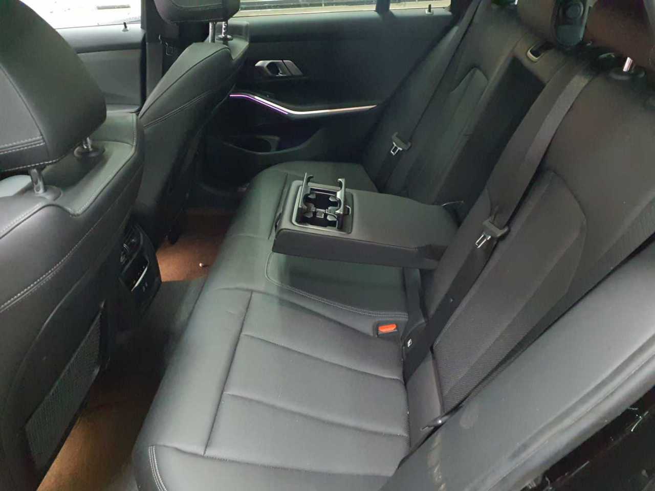 BMW 330e Touring xDrive Aut. Sport Line 13