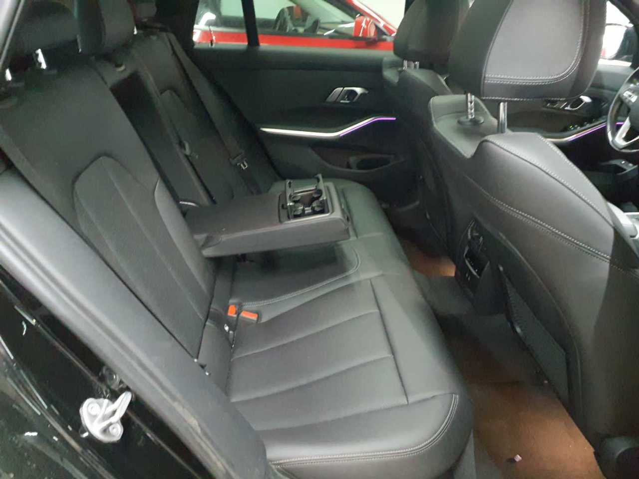 BMW 330e Touring xDrive Aut. Sport Line 14