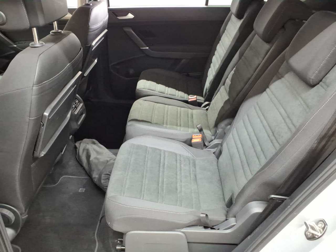 Volkswagen Touran 2.0 TDI SCR DSG Comfortline 13