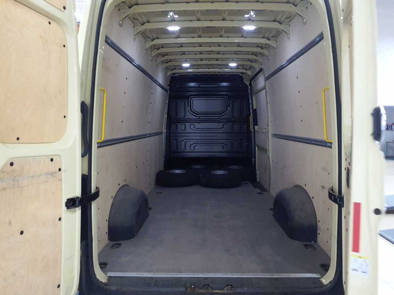 Volkswagen Crafter 35 TDI Autm. VA 15
