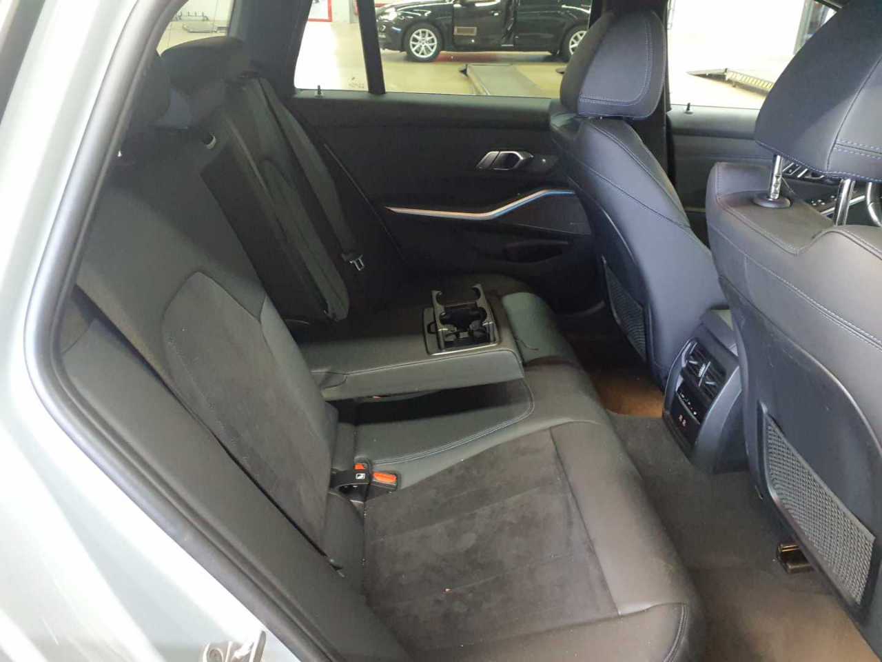 BMW M340d Touring xDrive 13