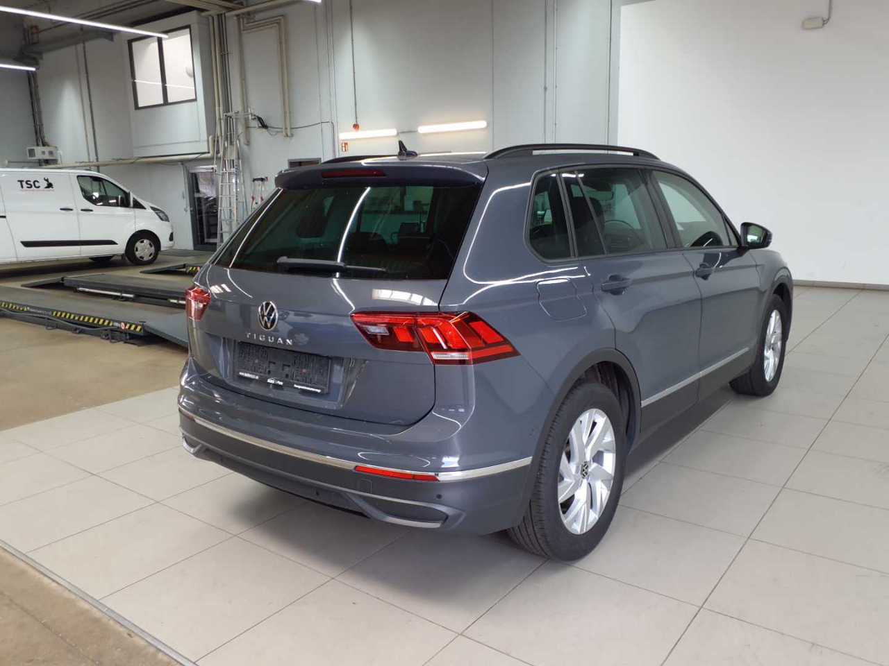 Volkswagen Tiguan 2.0 TDI SCR DSG Life 14