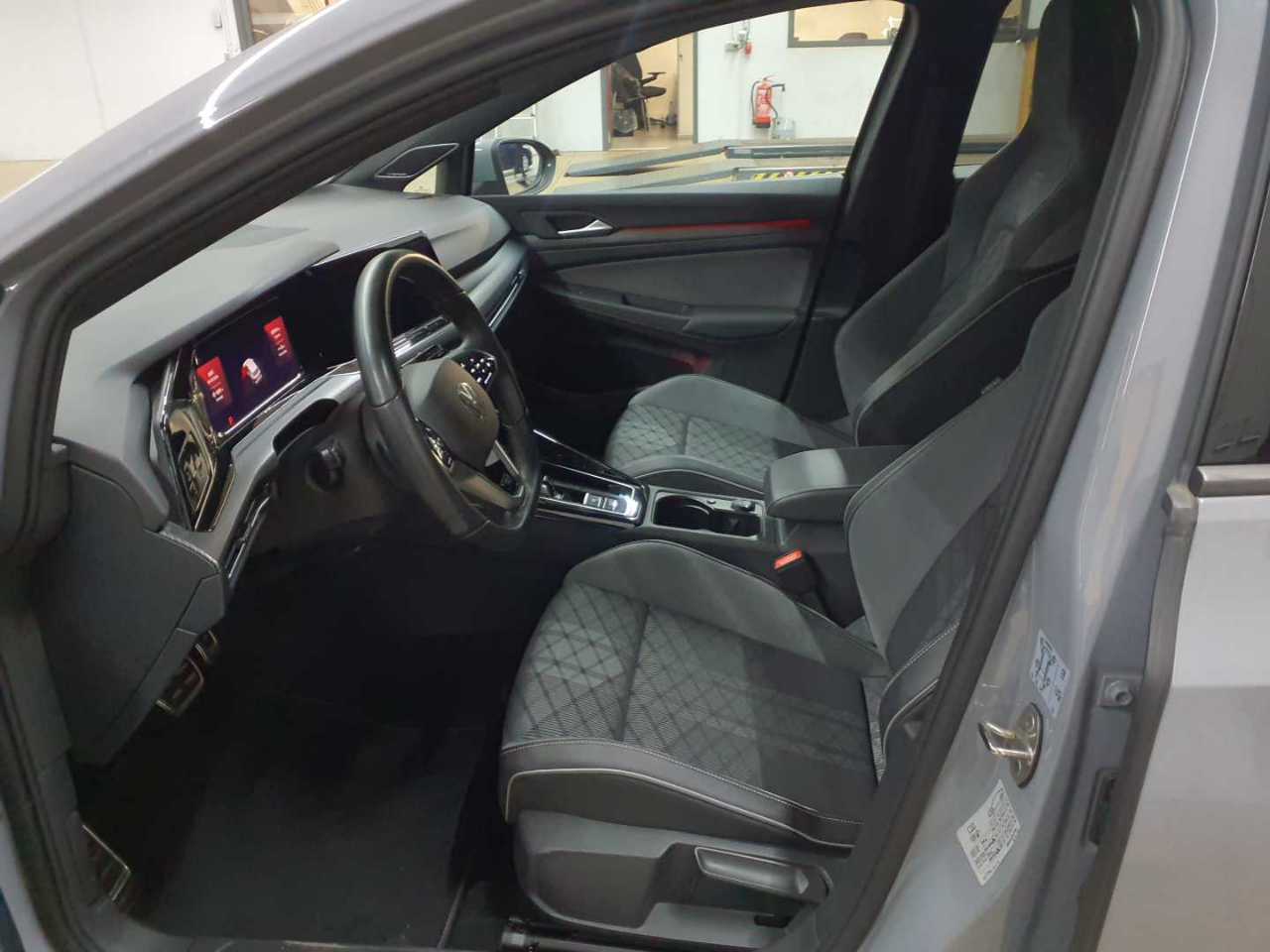 Volkswagen Golf Variant 2.0 TDI SCR DSG R-Line 7