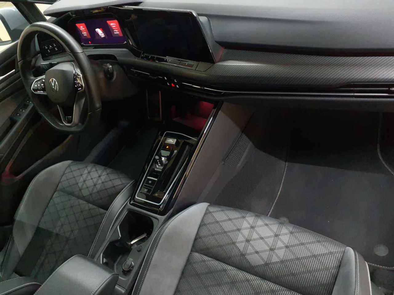 Volkswagen Golf Variant 2.0 TDI SCR DSG R-Line 9