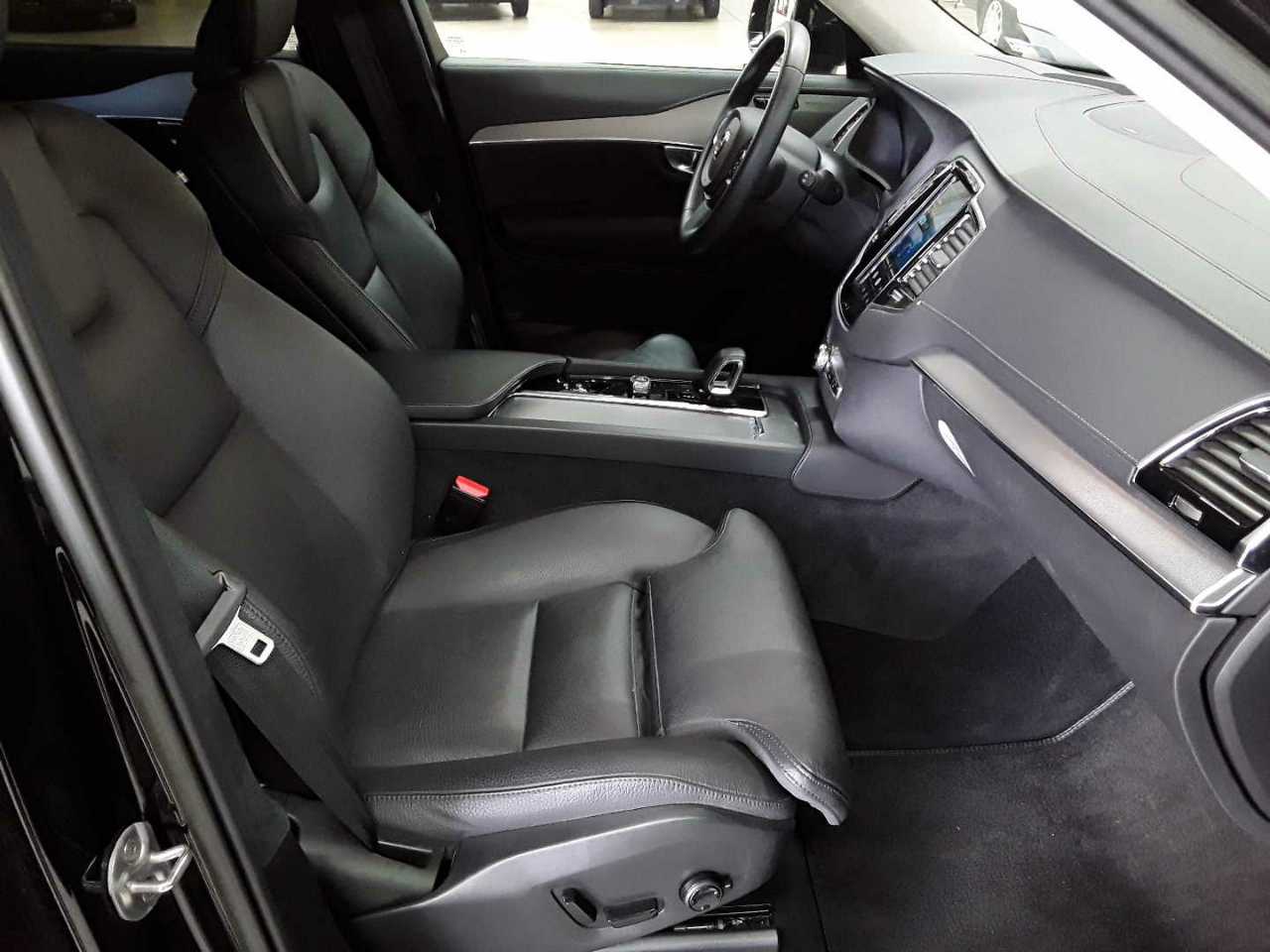 Volvo XC90 B5 D AWD Ultimate Dark 8