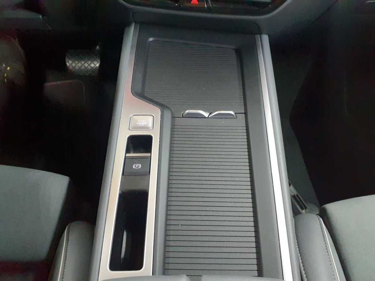 Volkswagen Passat Variant 1.5 e-TSI OPF DSG Business 10