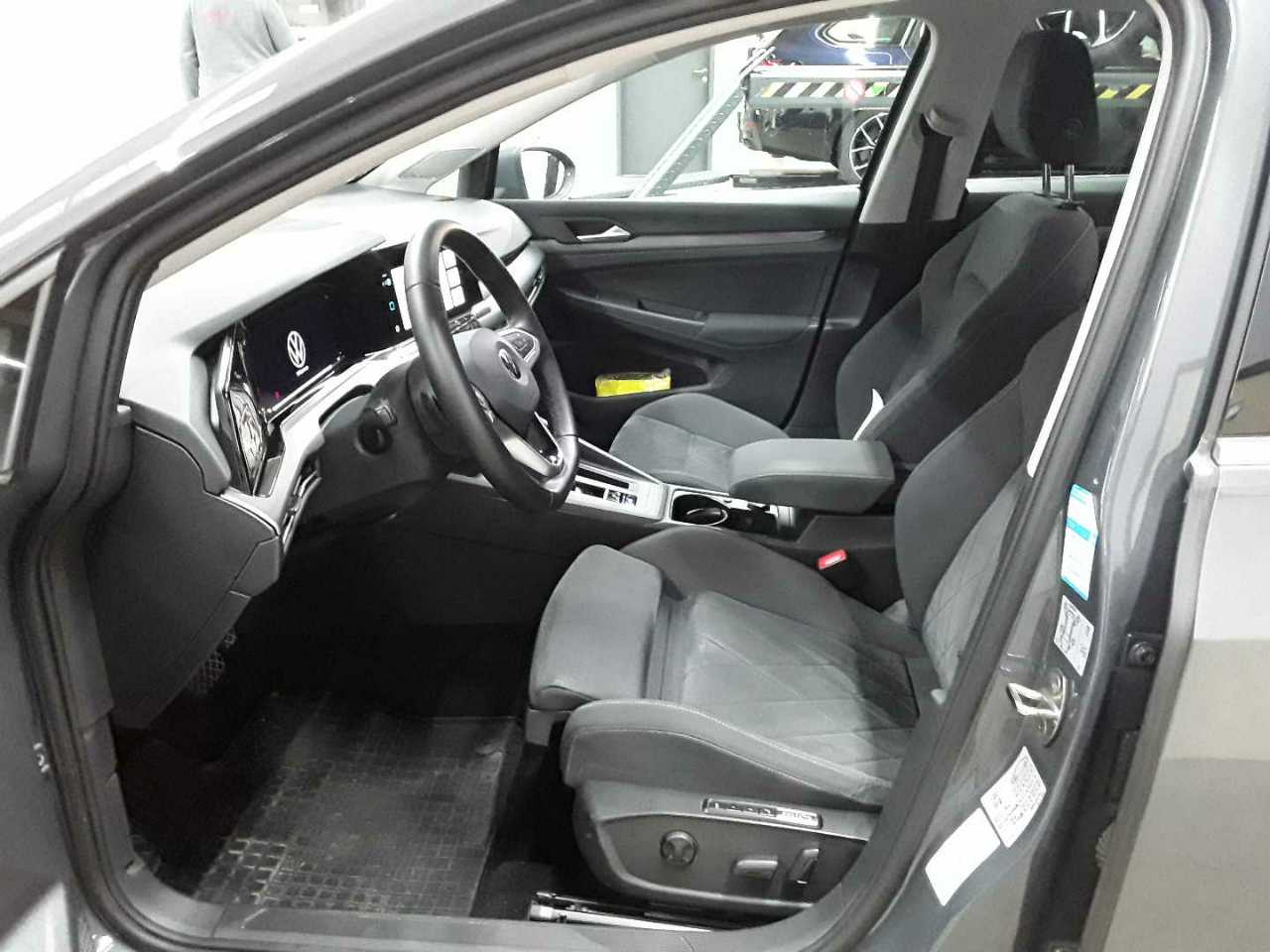 Volkswagen Golf Variant 2.0 TDI SCR DSG Style 7