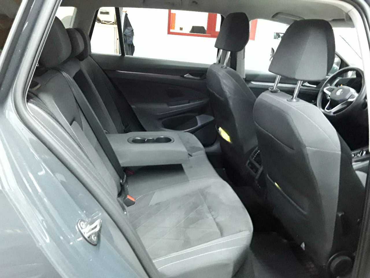 Volkswagen Golf Variant 2.0 TDI SCR DSG Style 14