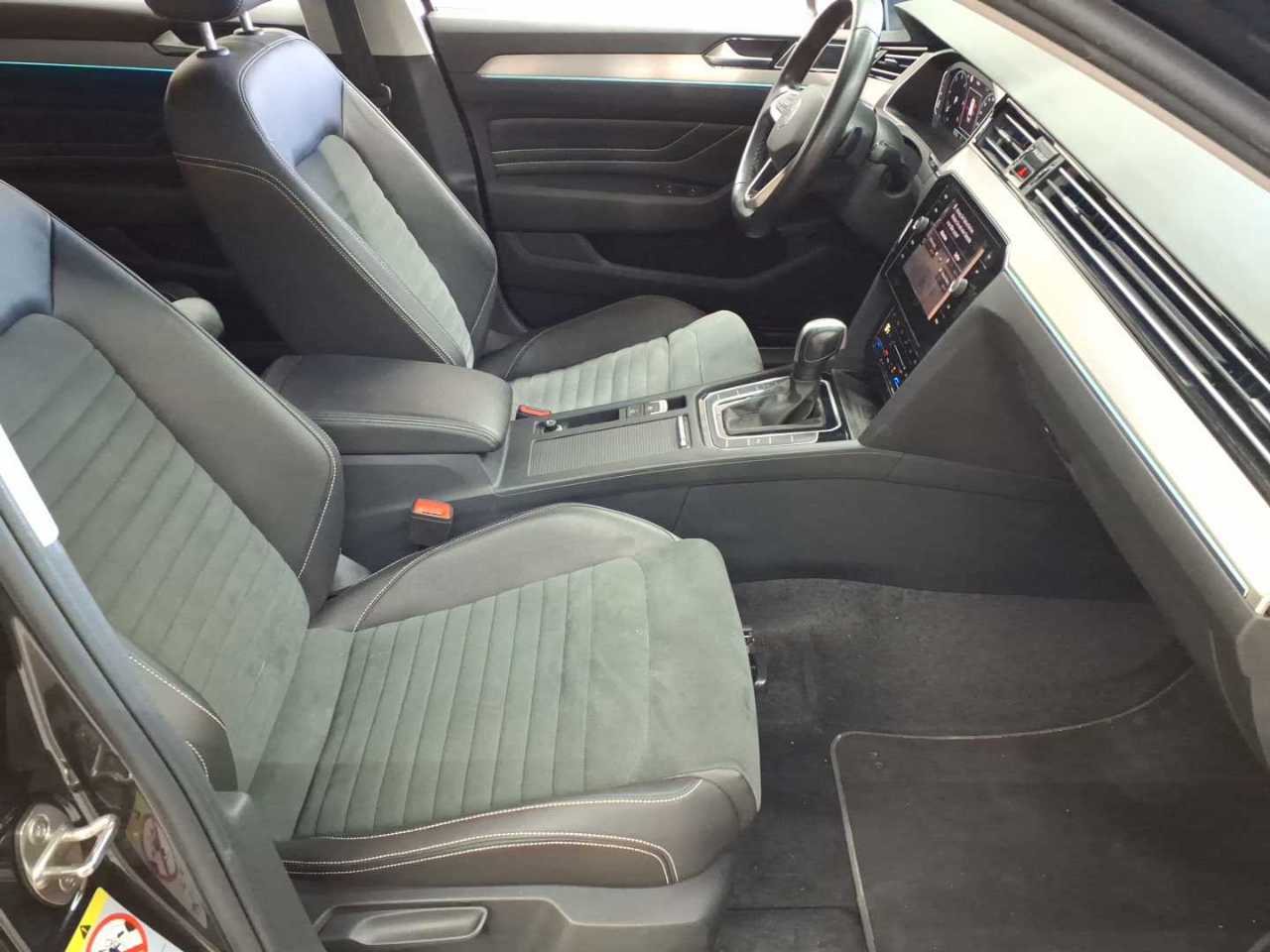 Volkswagen Passat Variant 2.0 TDI SCR DSG Elegance 8