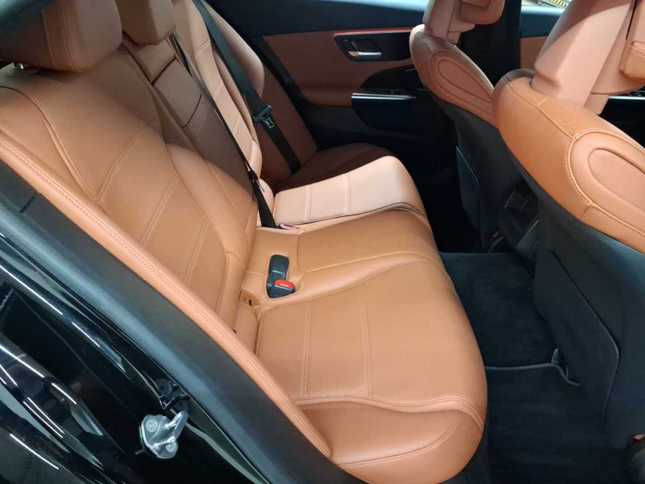 Mercedes-Benz C 200 d 9G-TRONIC Avantgarde 14