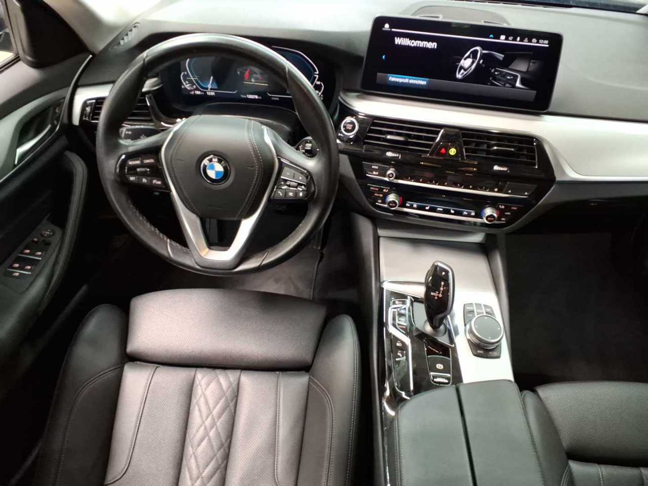 BMW 530e xDrive Touring Aut. 10