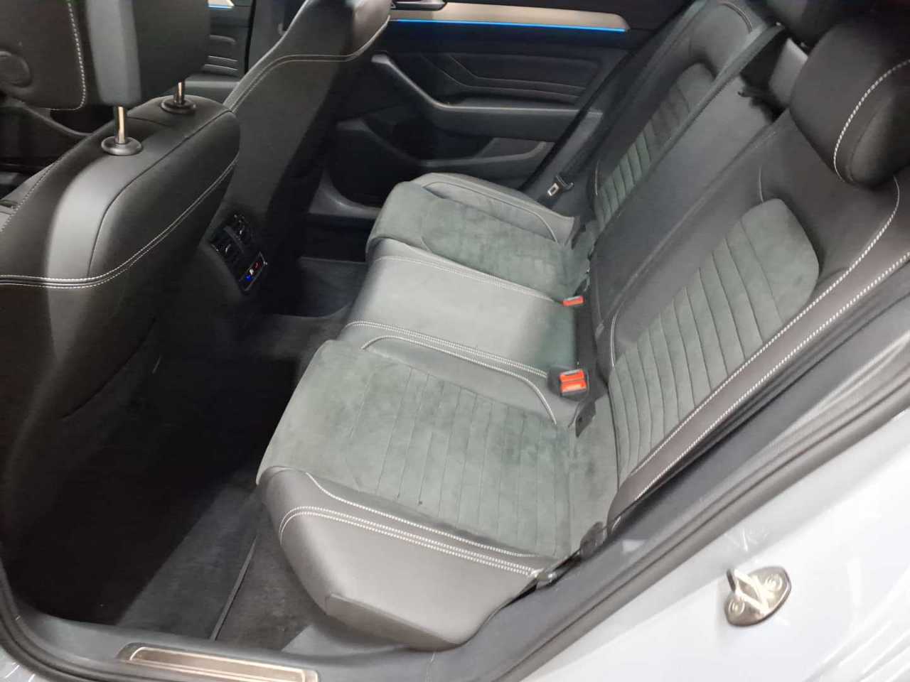 Volkswagen Passat Variant 2.0 TDI SCR Elegance 13
