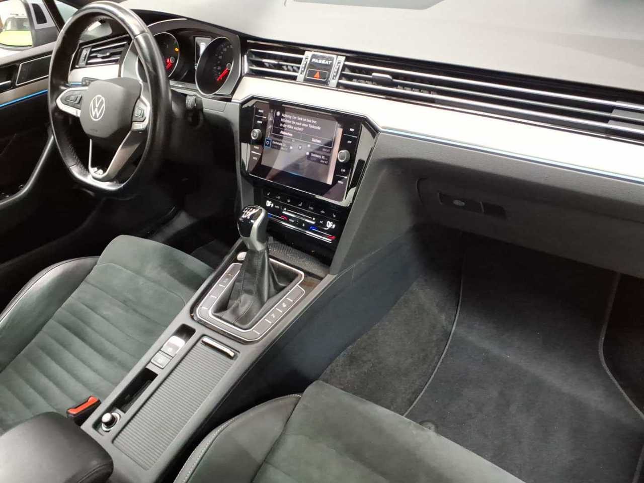 Volkswagen Passat Variant 2.0 TDI SCR Elegance 9