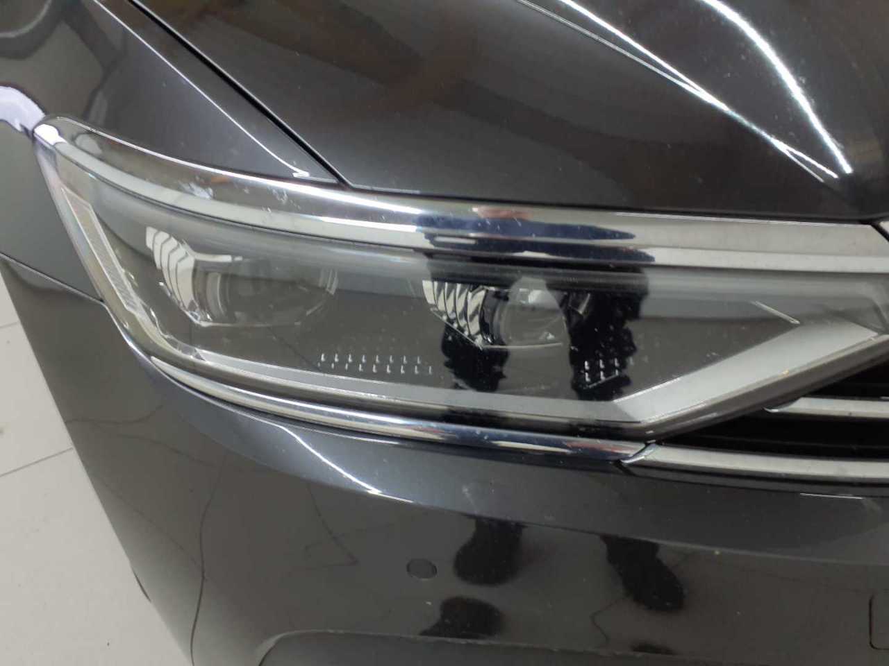 Volkswagen Passat Variant 2.0 TDI SCR DSG Business 17