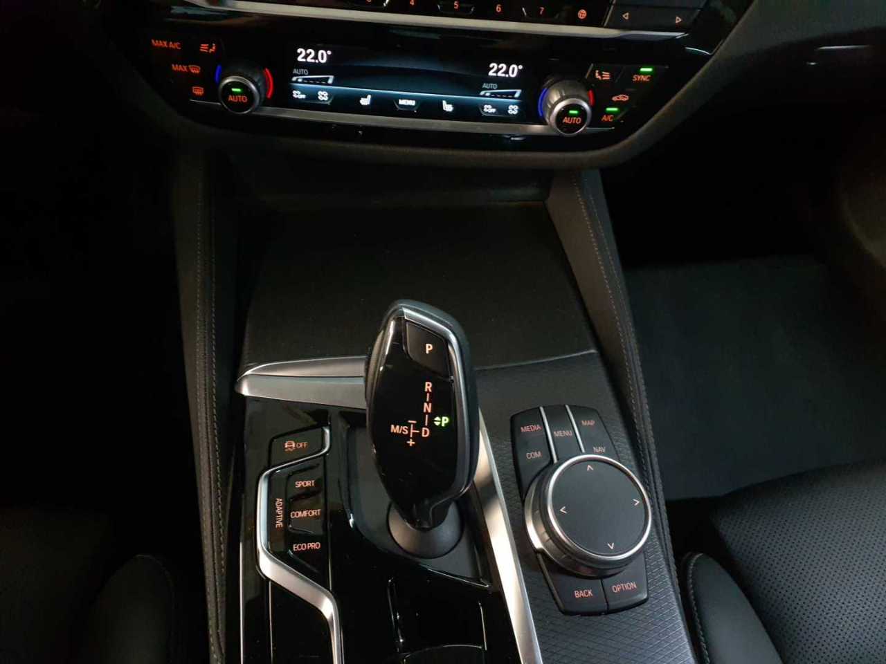 BMW 530i xDrive Touring Aut. 10