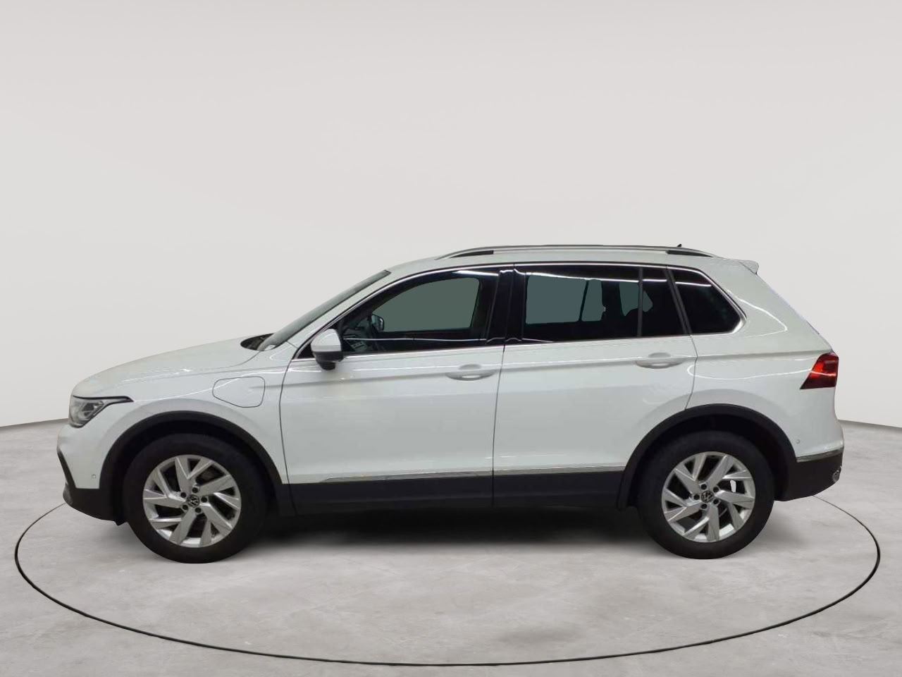 Volkswagen Tiguan 1.4 eHybrid OPF DSG Elegance 6