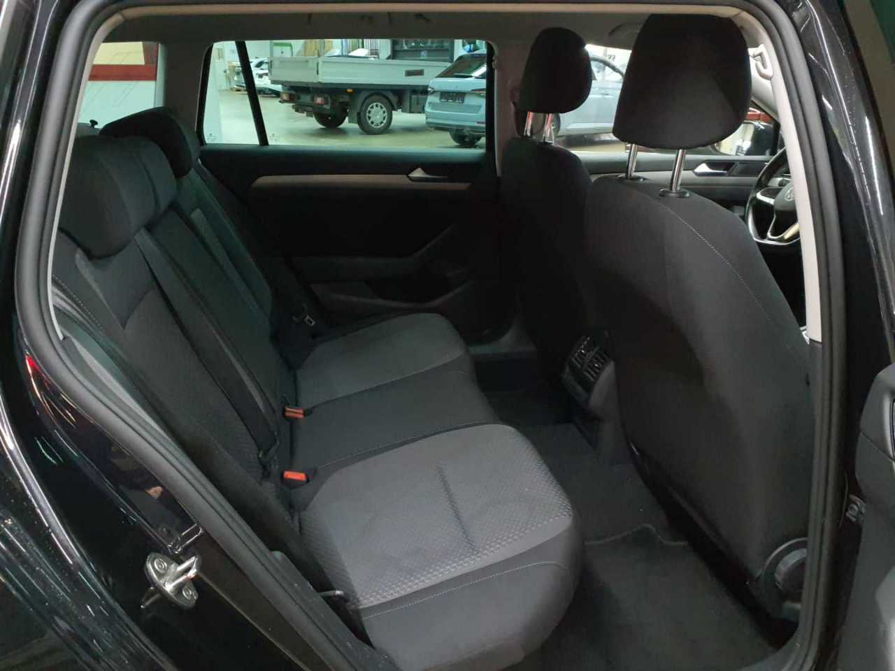 Volkswagen Passat Variant 2.0 TDI SCR DSG 14