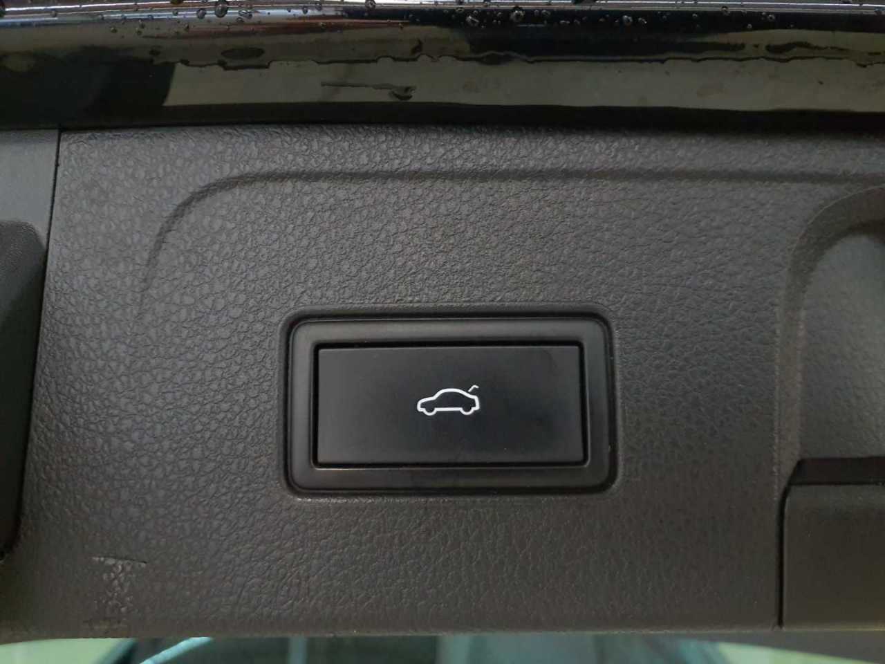 Volkswagen Passat Variant 2.0 TDI SCR DSG 16