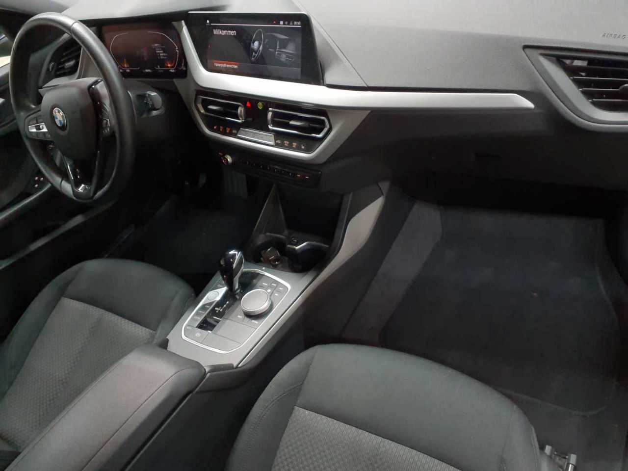 BMW 118d Aut. Advantage 9