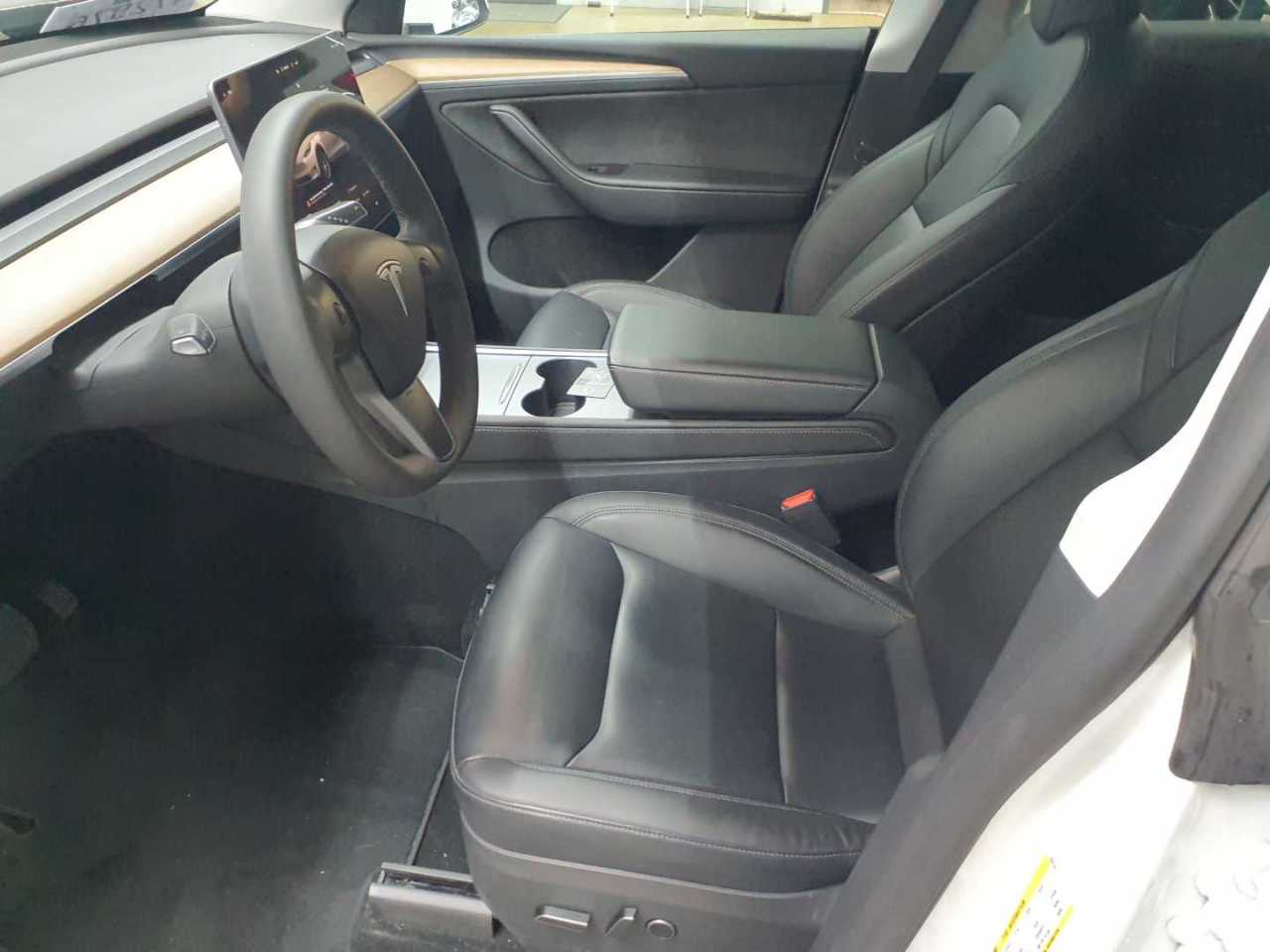 Tesla Model Y Long Range Dual Motor AWD 7